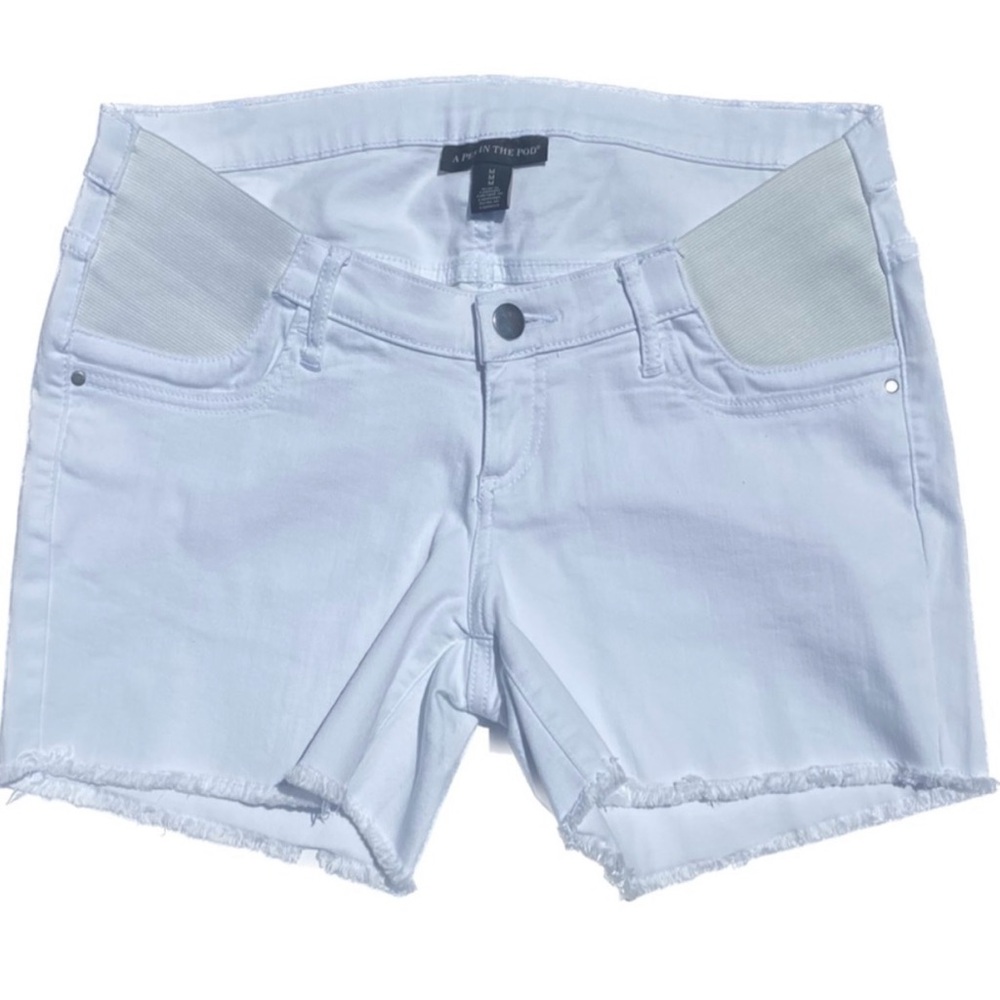 A Pea in the Pod White Denim Maternity Shorts Size Medium NWOT Secret Fit Belly